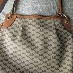 Michael kors crossbody bag